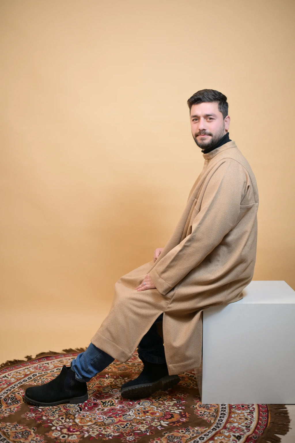 Creme Dotted Kashmiri Pheran