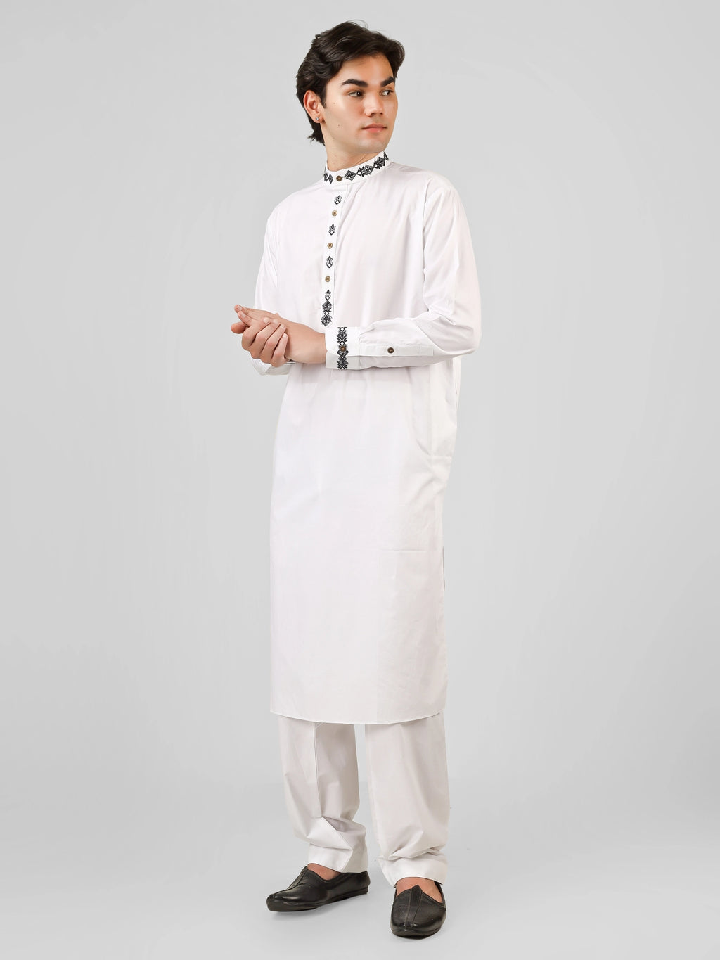 Embroidered White Kurta Pajama