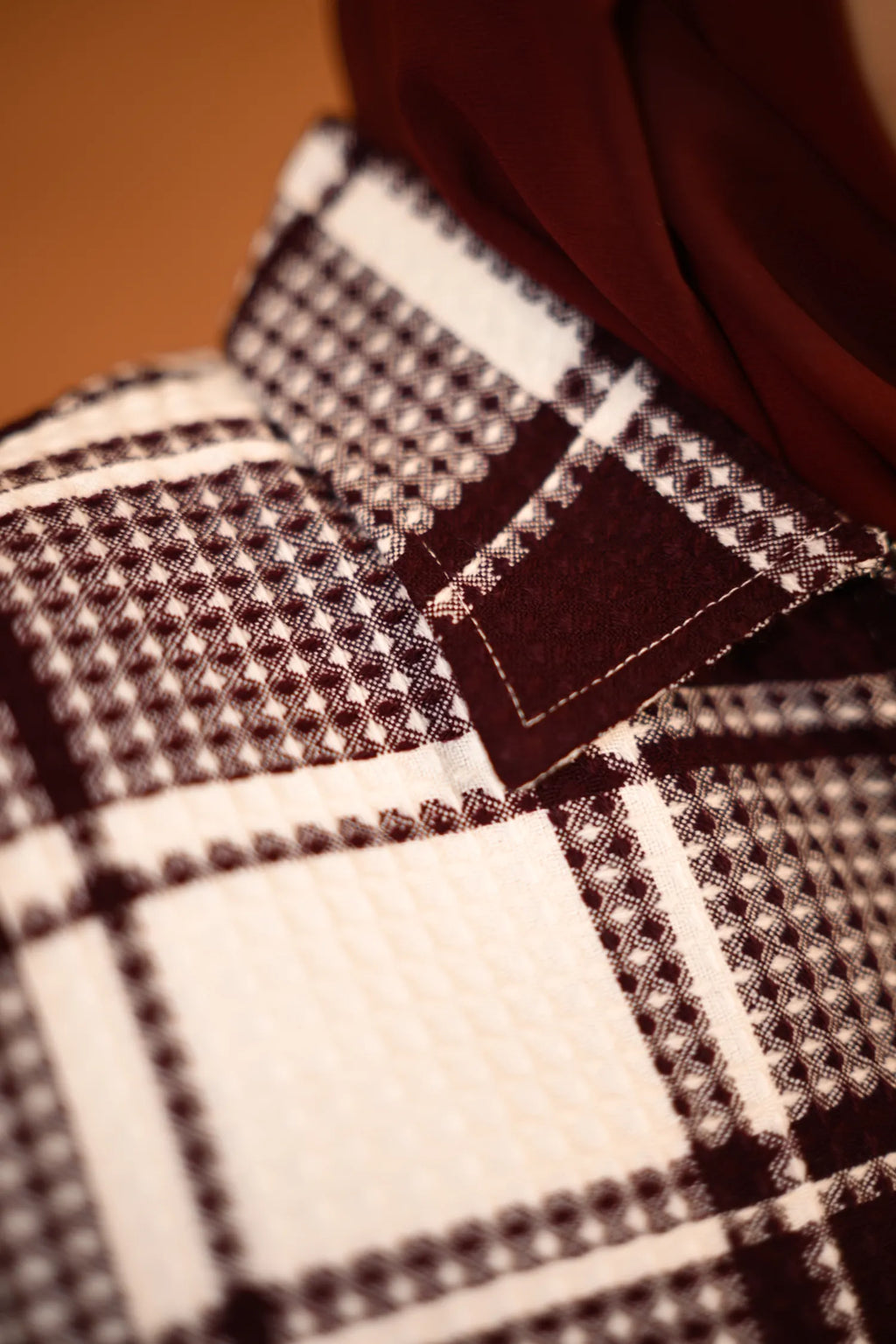 Maroon & White kashmiri Traditional Pheran