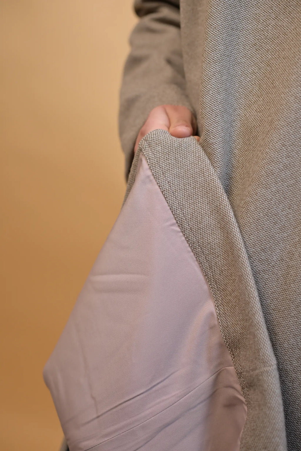 Tea Pink Dotted Kashmiri Pheran