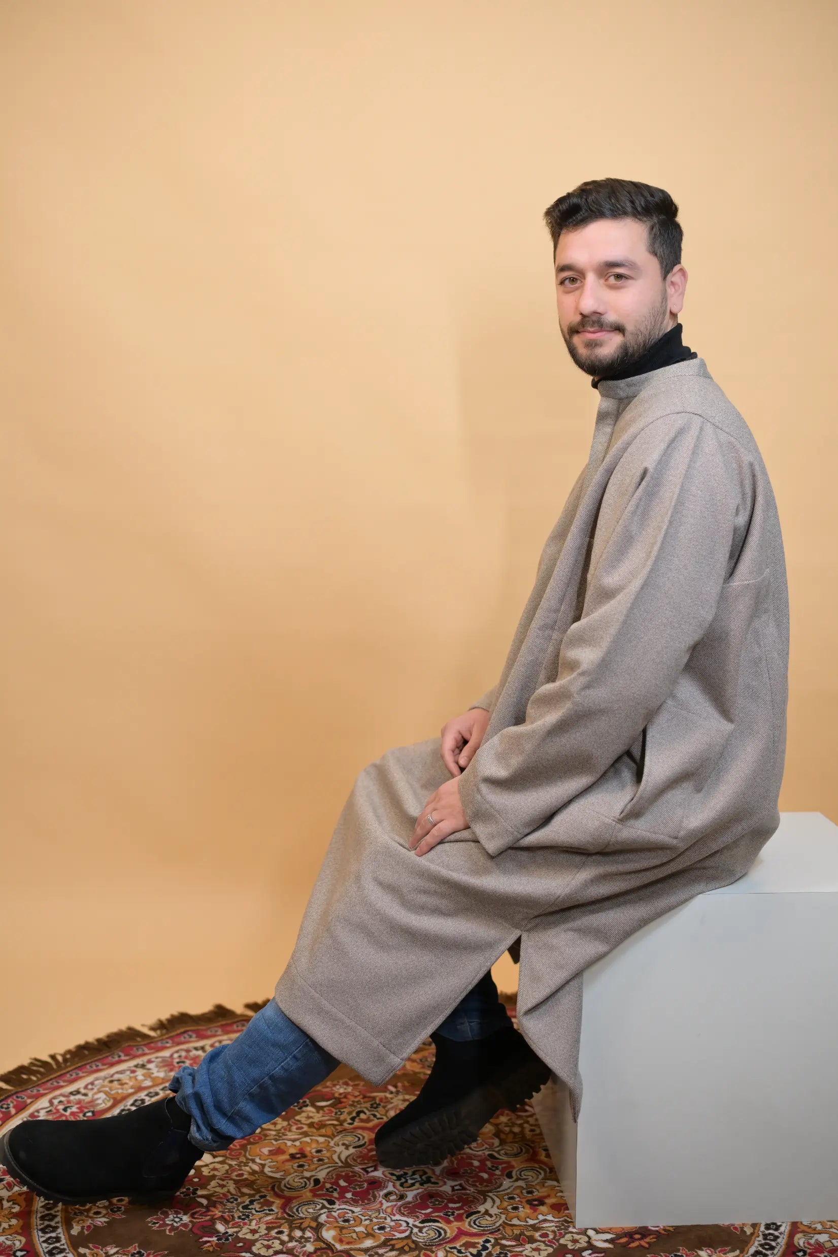 Tea Pink Dotted Kashmiri Pheran