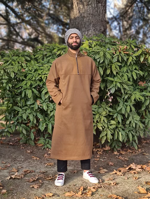 Light Beige Color Kashmiri Embroidered Woolen Men's Gown / Robe,  एम्ब्रॉयडर्ड अनारकली सूट - Kyra International, Jammu | ID: 25354842033